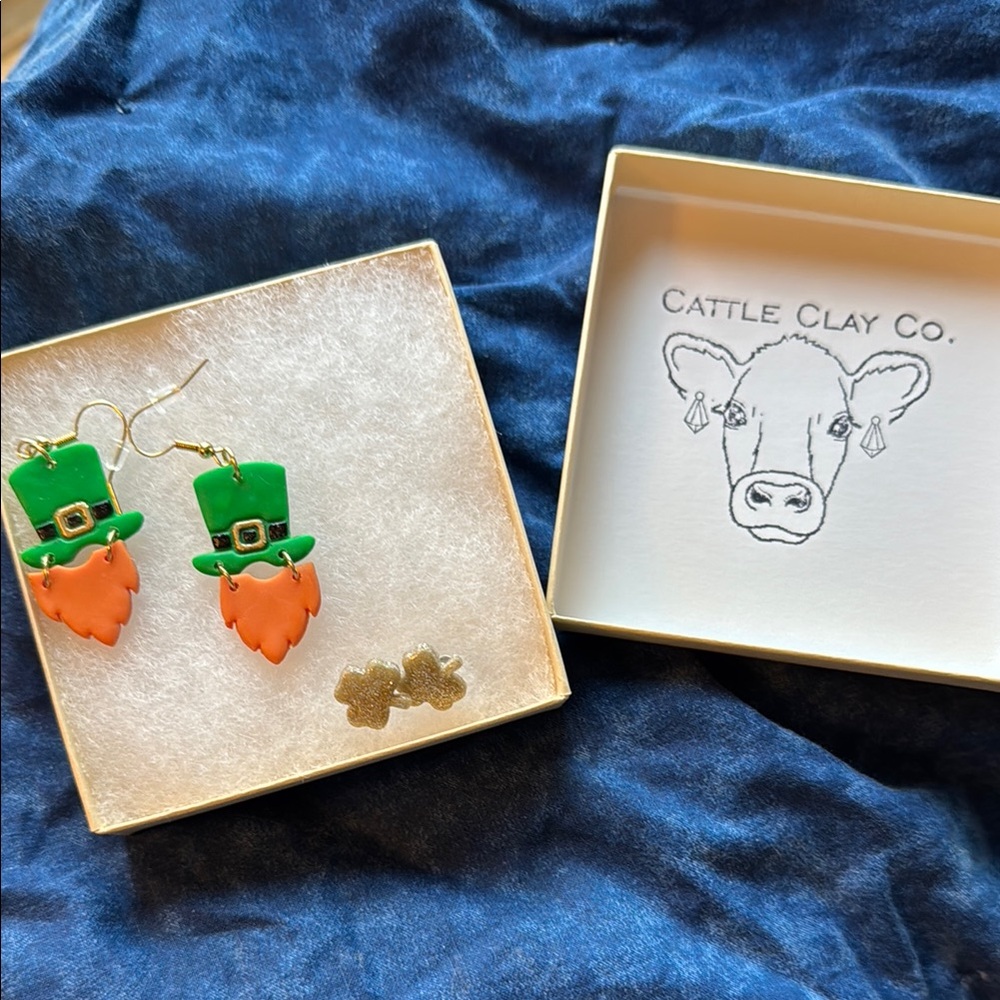 Leprechaun & Shamrock Earrings - NWOT